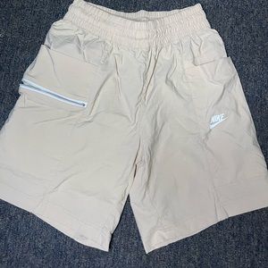nike tan cargo shorts